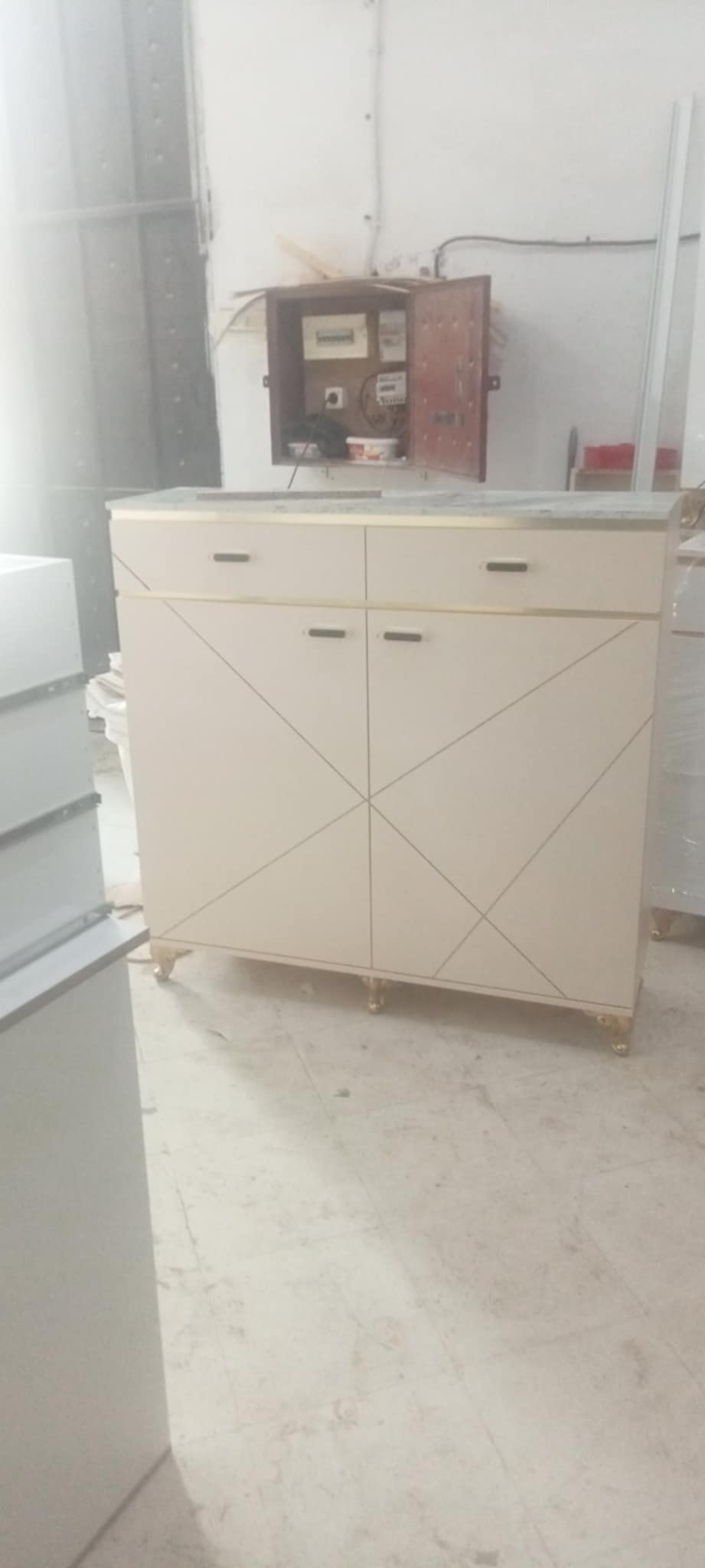 خزانة احذية 